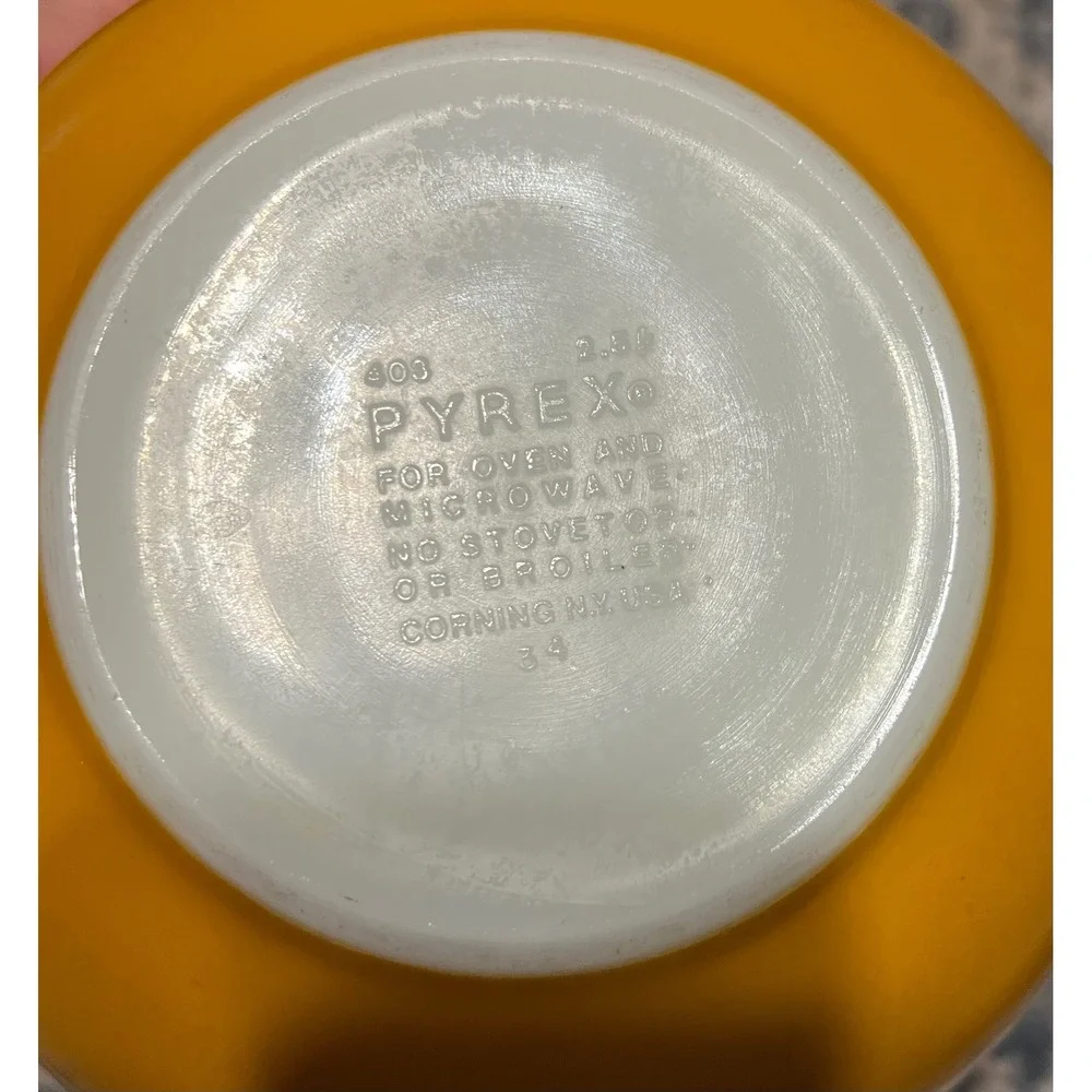 Vintage Pyrex Butterfly Gold Mixing Bowl #403 2.5 Qt Yellow Milk Glass USA